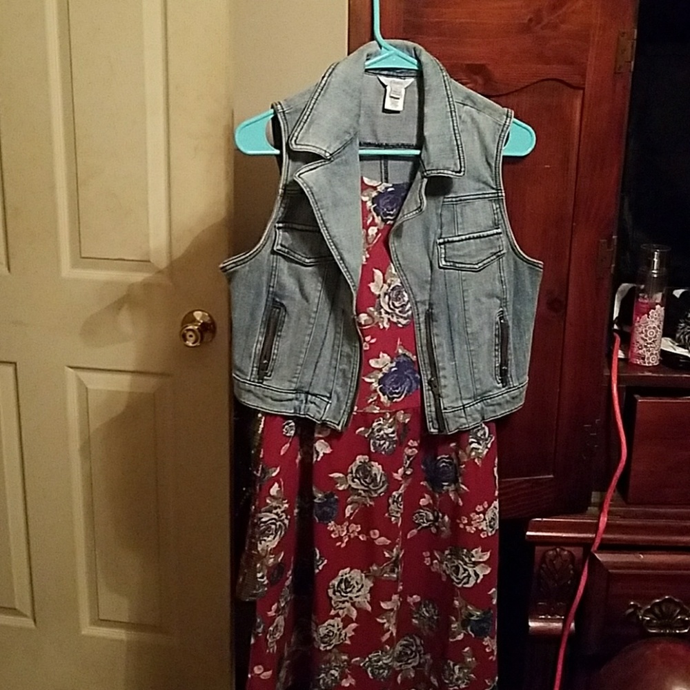 Charming charlie floral dress